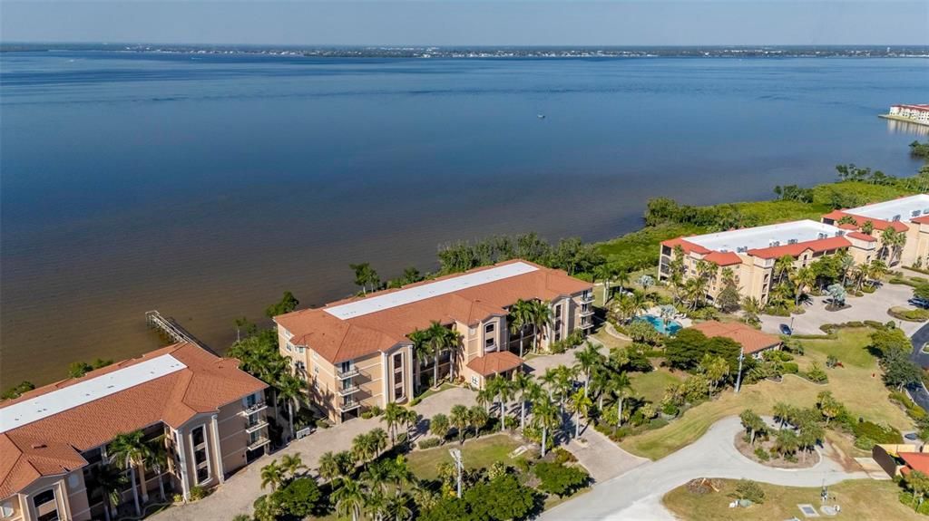 合同活跃: $639,000 (3 贝兹, 3 浴室, 2745 平方英尺)