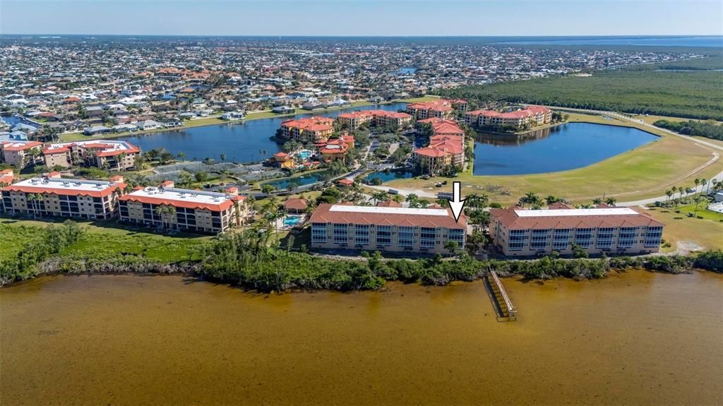 合同活跃: $639,000 (3 贝兹, 3 浴室, 2745 平方英尺)