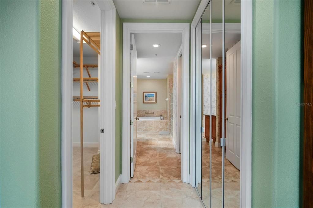 合同活跃: $639,000 (3 贝兹, 3 浴室, 2745 平方英尺)