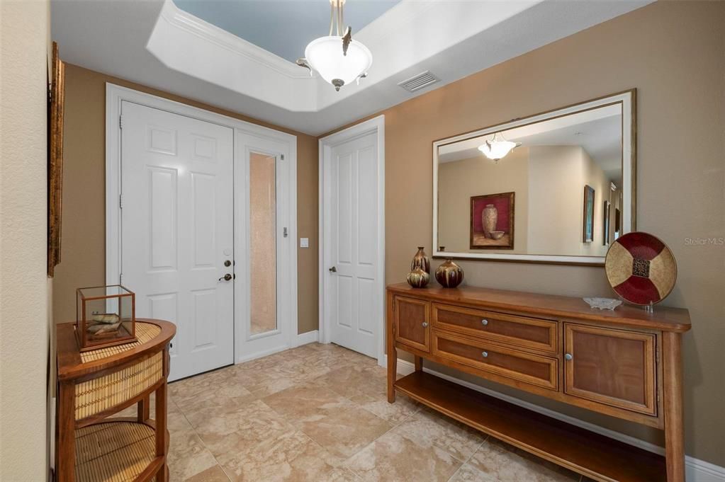 合同活跃: $639,000 (3 贝兹, 3 浴室, 2745 平方英尺)