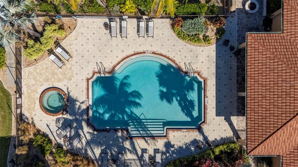 合同活跃: $639,000 (3 贝兹, 3 浴室, 2745 平方英尺)