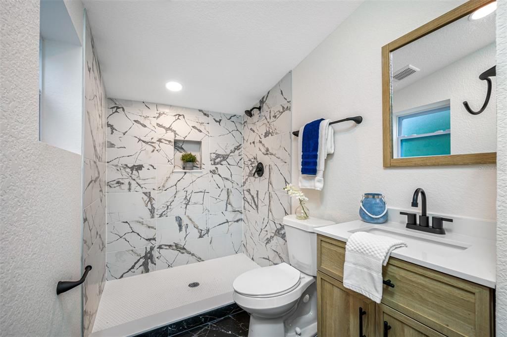 For Rent: $2,350 (2 beds, 2 baths, 1096 Square Feet)