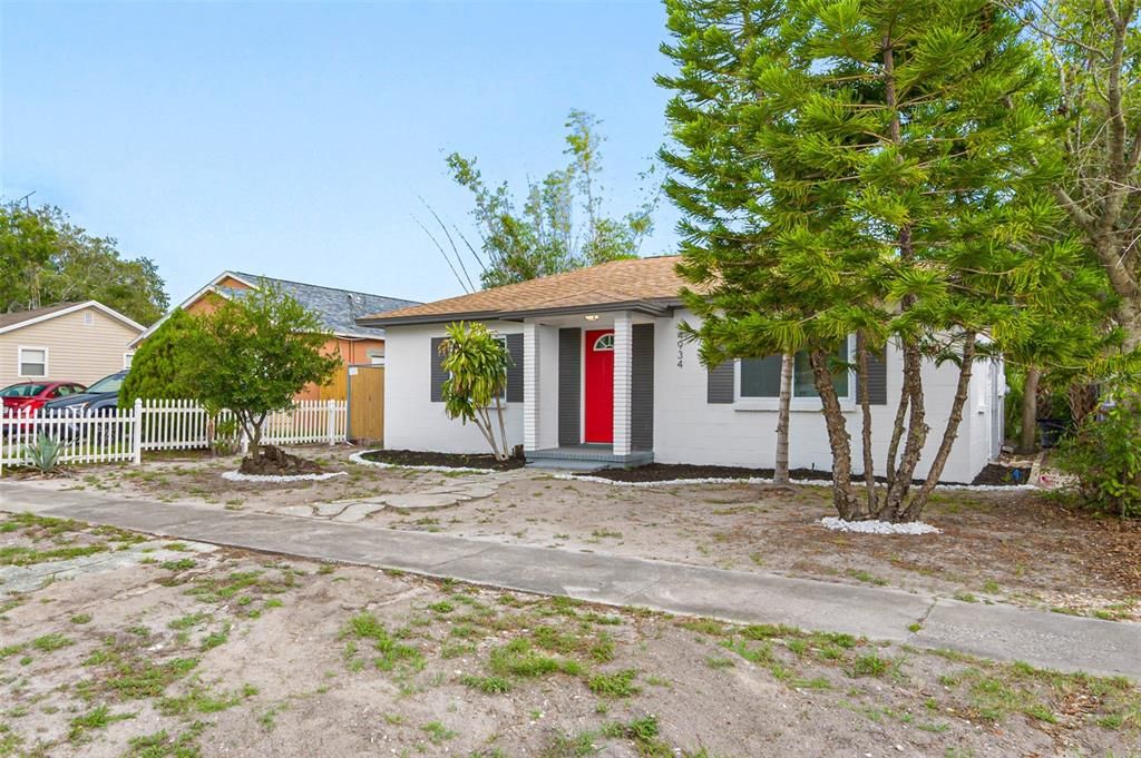 For Rent: $2,350 (2 beds, 2 baths, 1096 Square Feet)