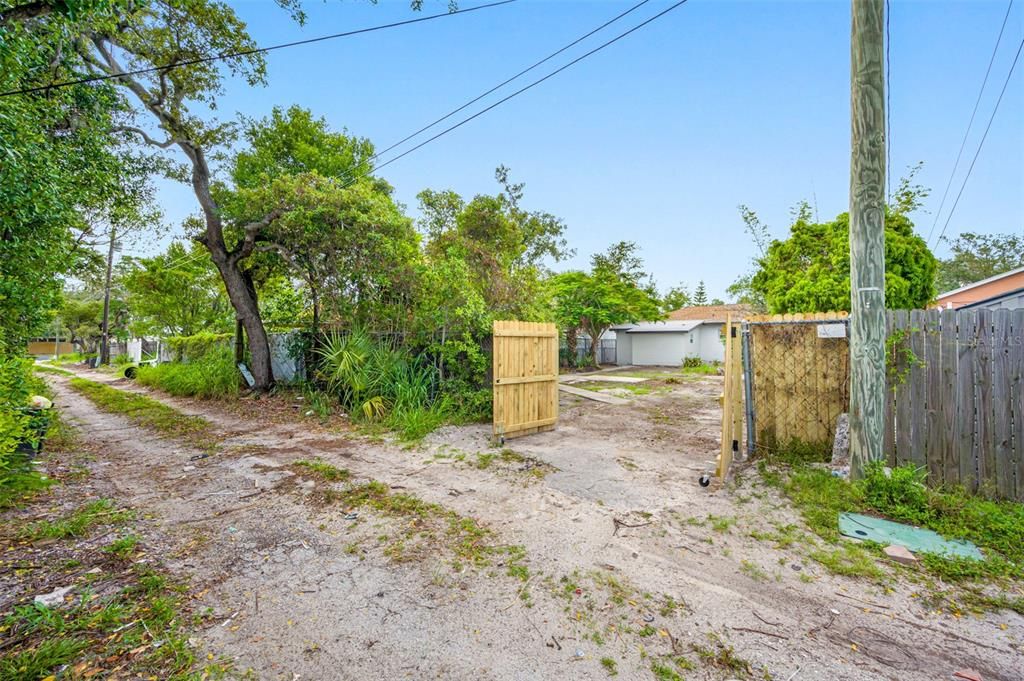 For Rent: $2,350 (2 beds, 2 baths, 1096 Square Feet)