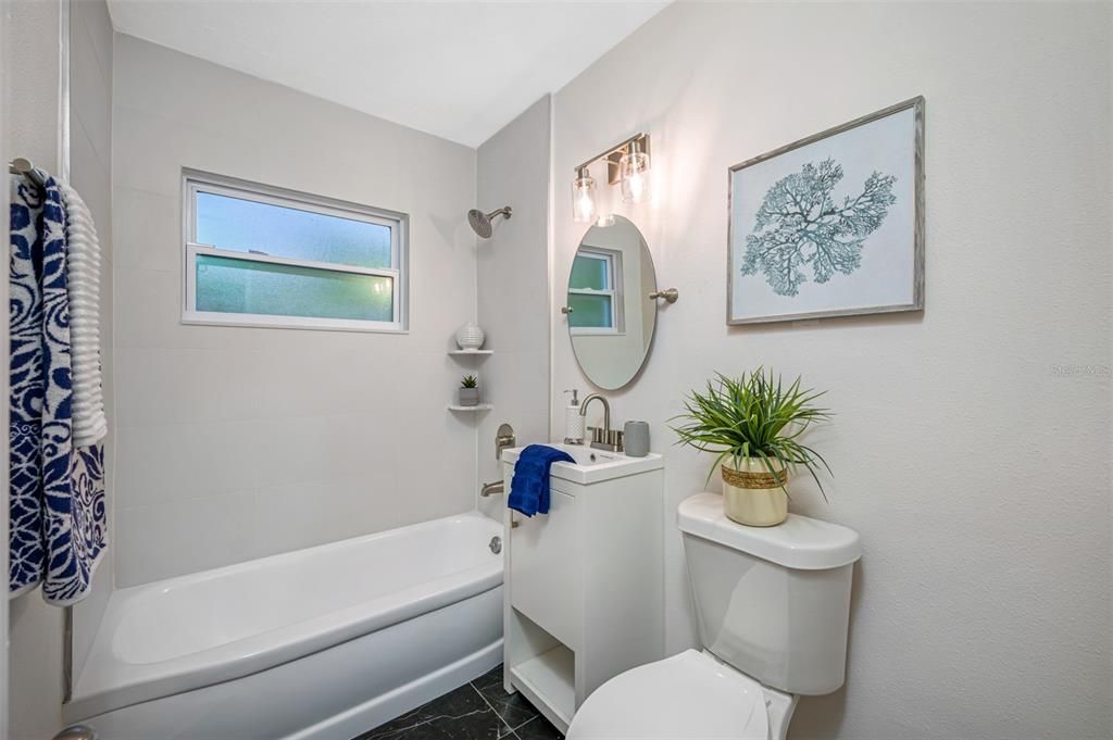 For Rent: $2,350 (2 beds, 2 baths, 1096 Square Feet)