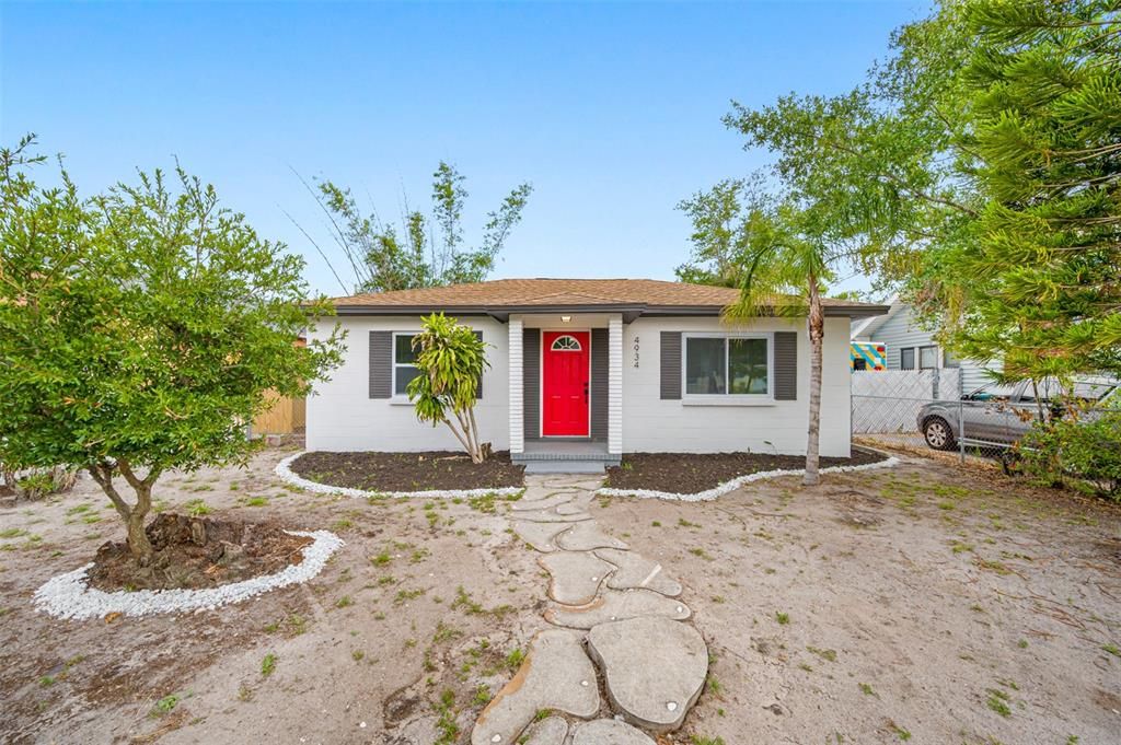 For Rent: $2,350 (2 beds, 2 baths, 1096 Square Feet)