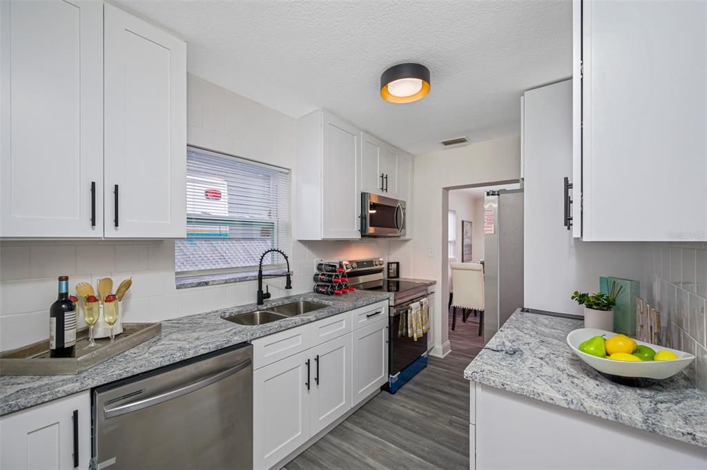 For Rent: $2,350 (2 beds, 2 baths, 1096 Square Feet)
