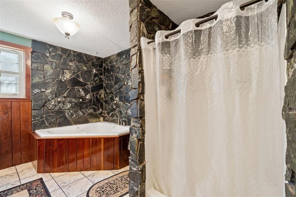 For Sale: $1,750,000 (3 beds, 2 baths, 2085 Square Feet)