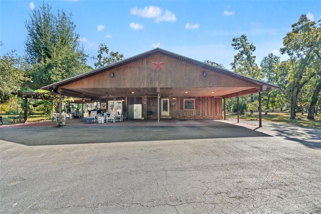 For Sale: $1,750,000 (3 beds, 2 baths, 2085 Square Feet)