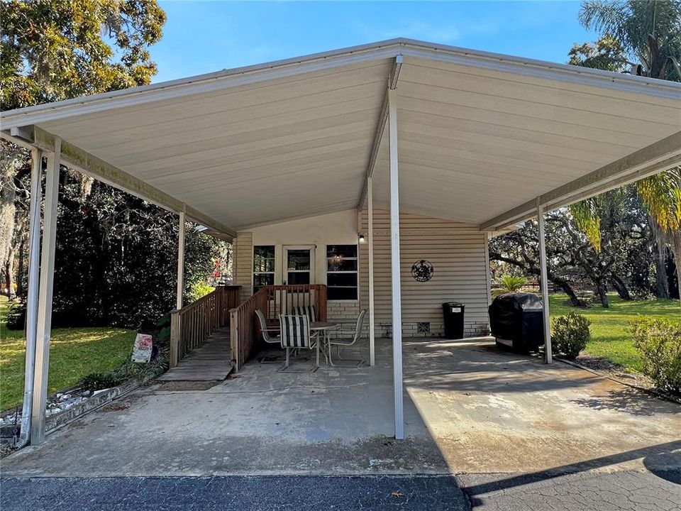 For Sale: $1,750,000 (3 beds, 2 baths, 2085 Square Feet)