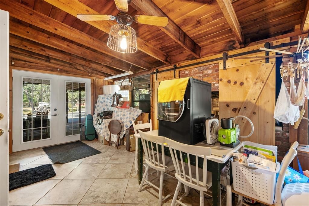 For Sale: $1,750,000 (3 beds, 2 baths, 2085 Square Feet)