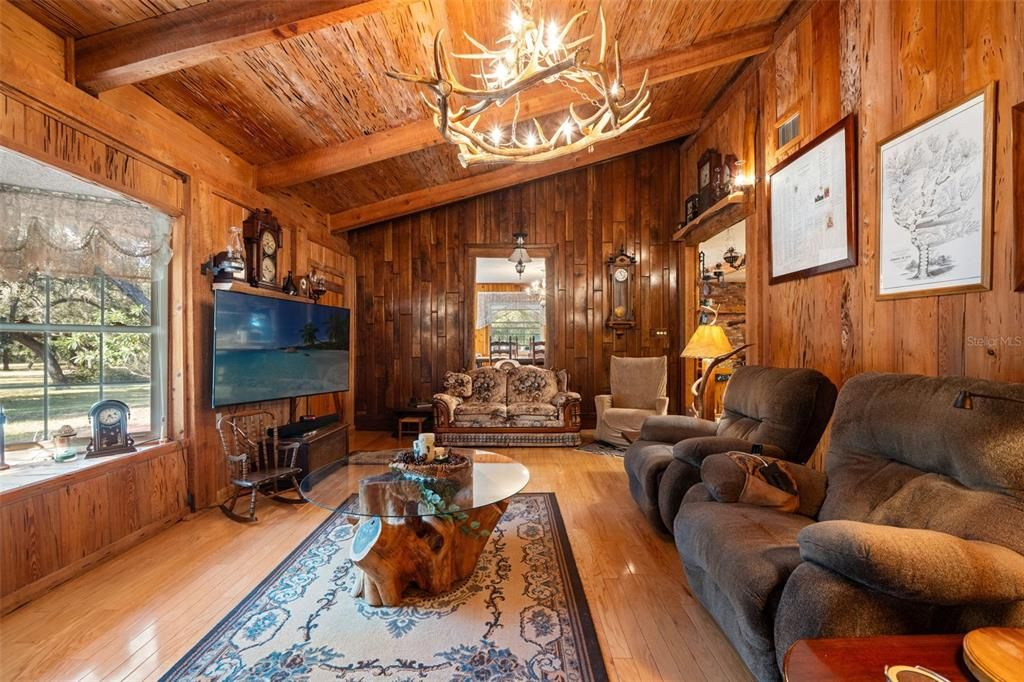 For Sale: $1,750,000 (3 beds, 2 baths, 2085 Square Feet)