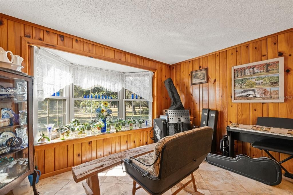 For Sale: $1,750,000 (3 beds, 2 baths, 2085 Square Feet)