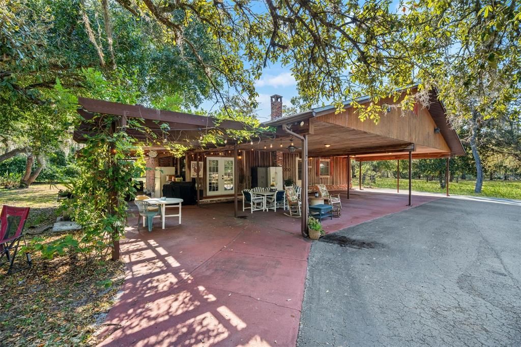 For Sale: $1,750,000 (3 beds, 2 baths, 2085 Square Feet)