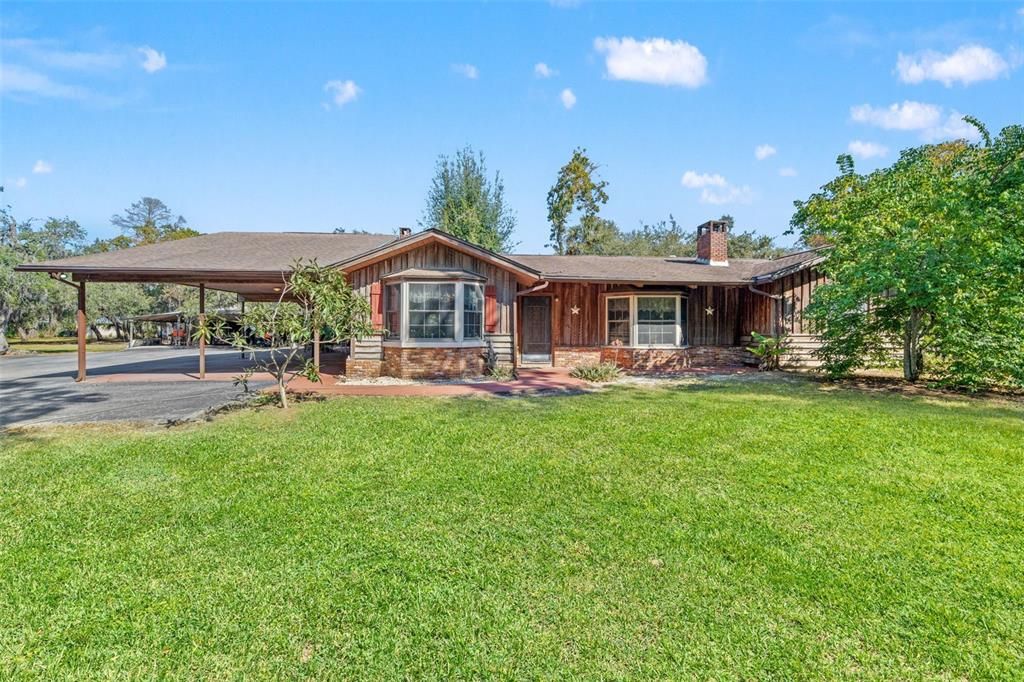 For Sale: $1,750,000 (3 beds, 2 baths, 2085 Square Feet)