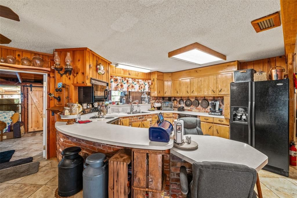 For Sale: $1,750,000 (3 beds, 2 baths, 2085 Square Feet)