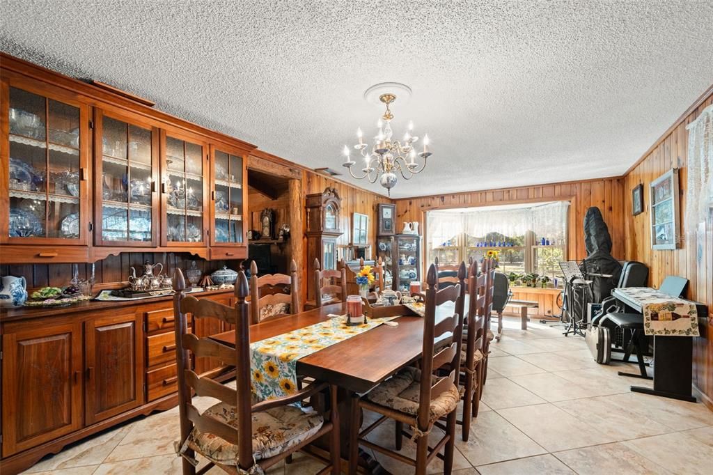 For Sale: $1,750,000 (3 beds, 2 baths, 2085 Square Feet)