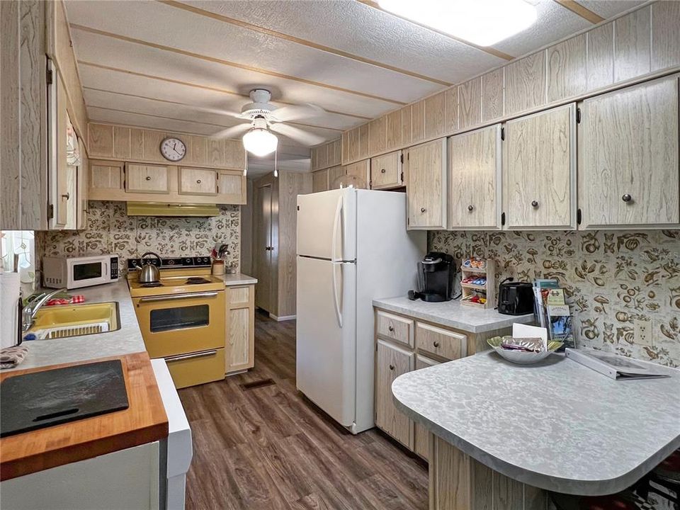 For Sale: $1,750,000 (3 beds, 2 baths, 2085 Square Feet)