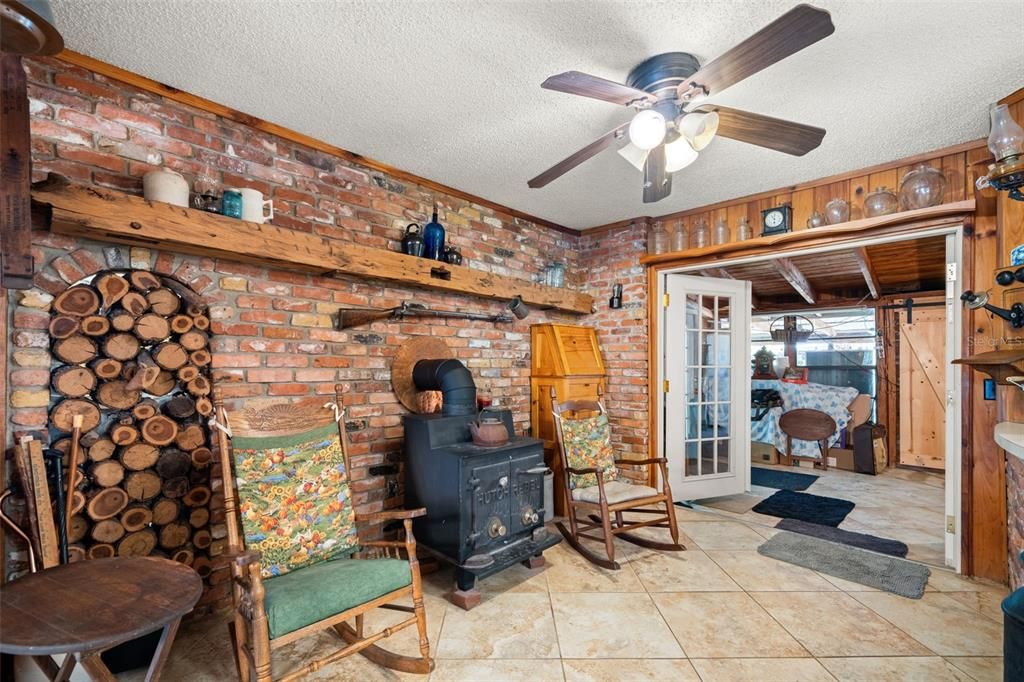 For Sale: $1,750,000 (3 beds, 2 baths, 2085 Square Feet)