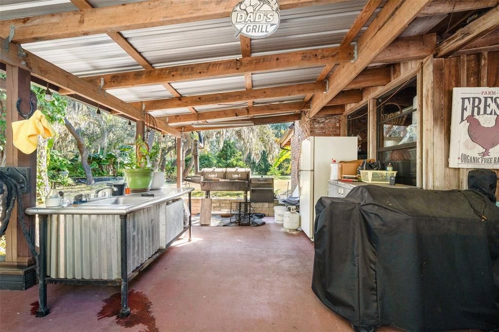 For Sale: $1,750,000 (3 beds, 2 baths, 2085 Square Feet)