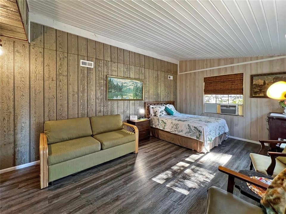 For Sale: $1,750,000 (3 beds, 2 baths, 2085 Square Feet)