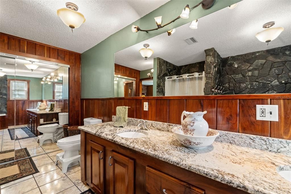 For Sale: $1,750,000 (3 beds, 2 baths, 2085 Square Feet)