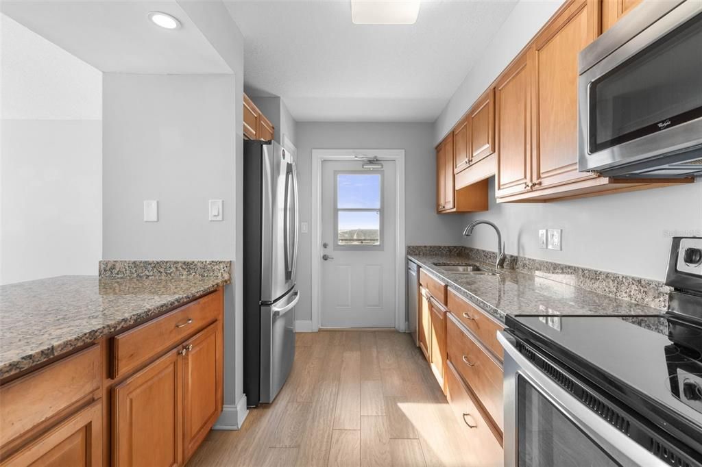 For Sale: $539,000 (2 beds, 2 baths, 1215 Square Feet)