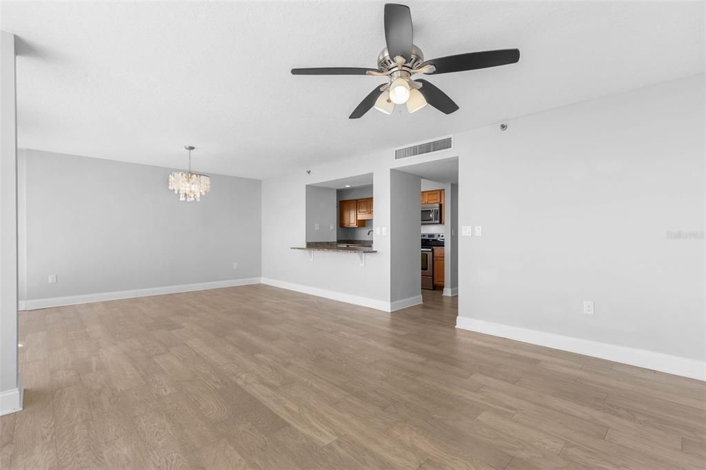 For Sale: $539,000 (2 beds, 2 baths, 1215 Square Feet)