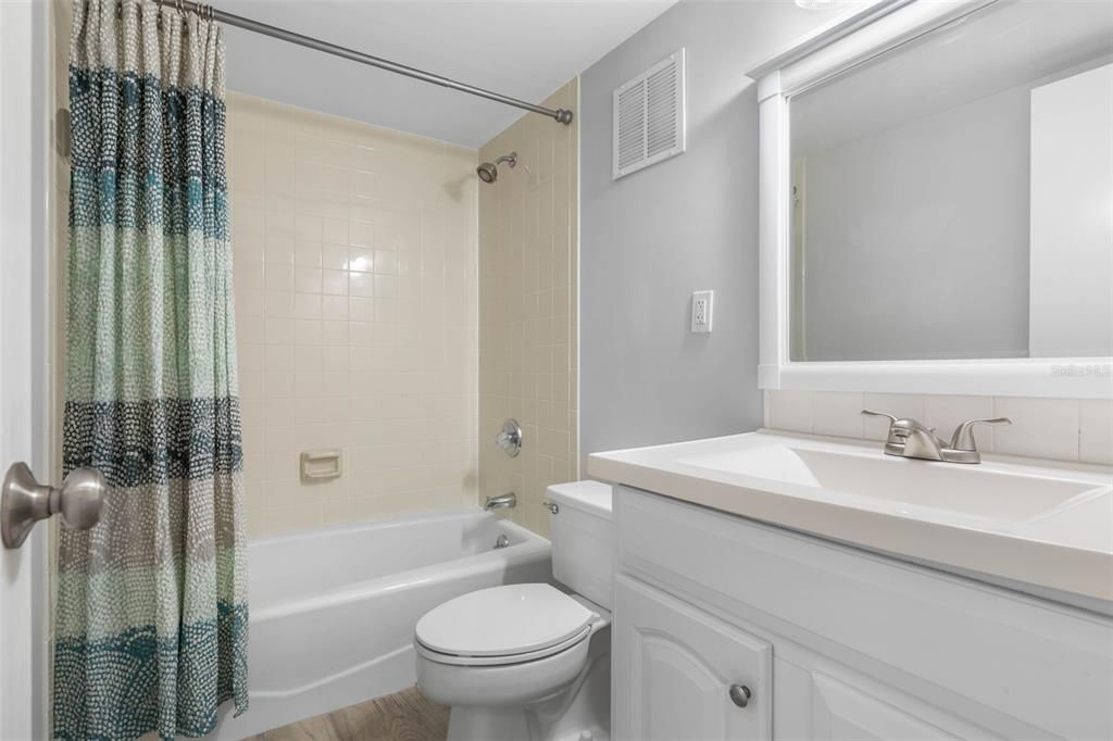 For Sale: $539,000 (2 beds, 2 baths, 1215 Square Feet)