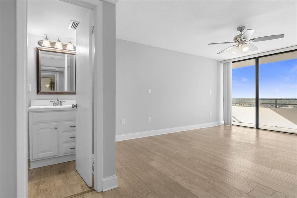 For Sale: $539,000 (2 beds, 2 baths, 1215 Square Feet)