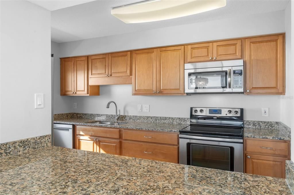 For Sale: $539,000 (2 beds, 2 baths, 1215 Square Feet)