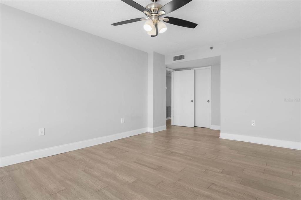 For Sale: $539,000 (2 beds, 2 baths, 1215 Square Feet)