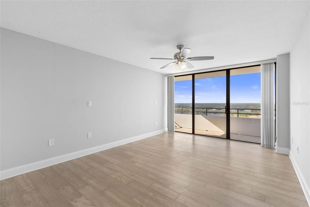 For Sale: $539,000 (2 beds, 2 baths, 1215 Square Feet)