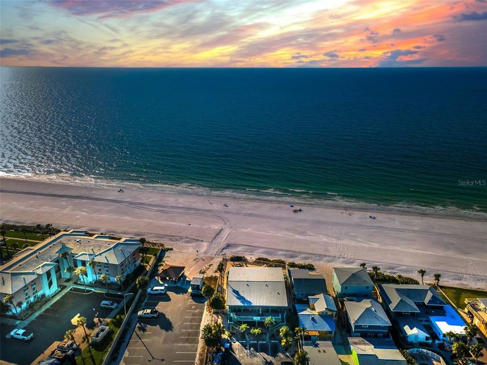 待售: $549,000 (1 贝兹, 1 浴室, 330 平方英尺)