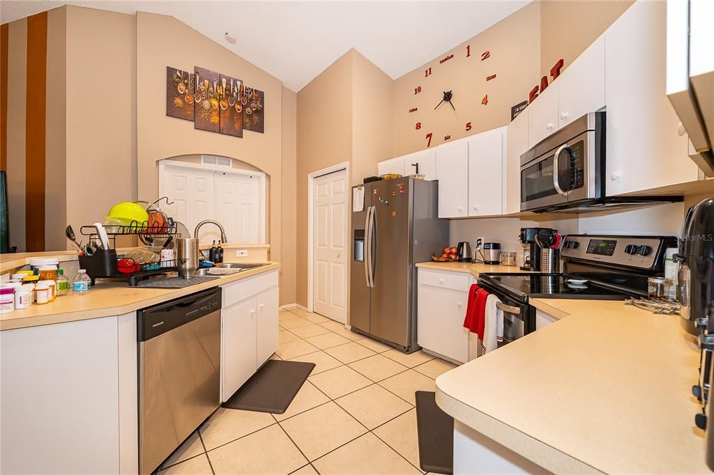 For Sale: $329,900 (3 beds, 2 baths, 1740 Square Feet)