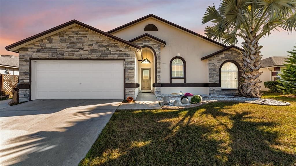 待售: $425,000 (4 贝兹, 3 浴室, 1649 平方英尺)