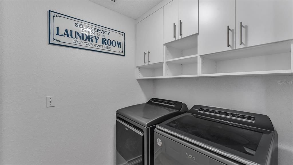 待售: $425,000 (4 贝兹, 3 浴室, 1649 平方英尺)