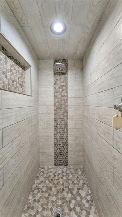 待售: $425,000 (4 贝兹, 3 浴室, 1649 平方英尺)