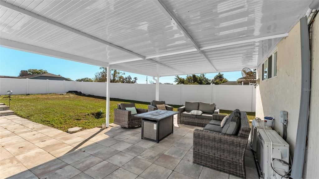 待售: $425,000 (4 贝兹, 3 浴室, 1649 平方英尺)