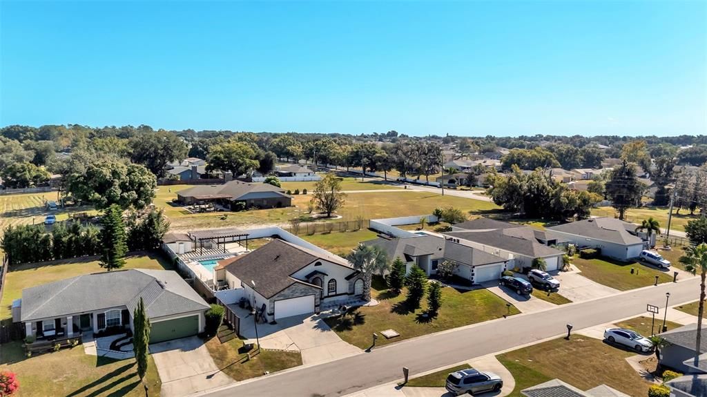 待售: $425,000 (4 贝兹, 3 浴室, 1649 平方英尺)