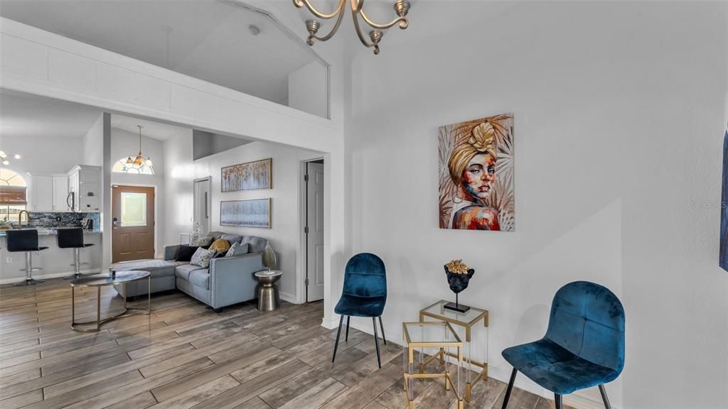 待售: $425,000 (4 贝兹, 3 浴室, 1649 平方英尺)