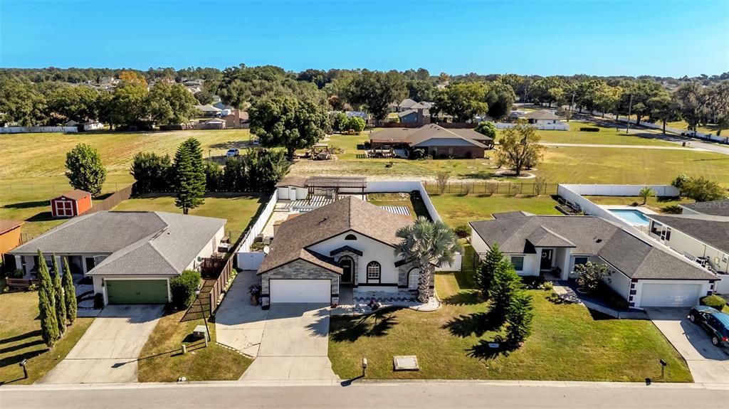 待售: $425,000 (4 贝兹, 3 浴室, 1649 平方英尺)