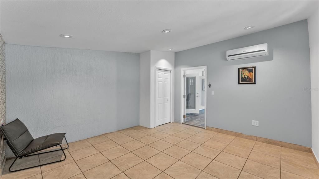 待售: $425,000 (4 贝兹, 3 浴室, 1649 平方英尺)