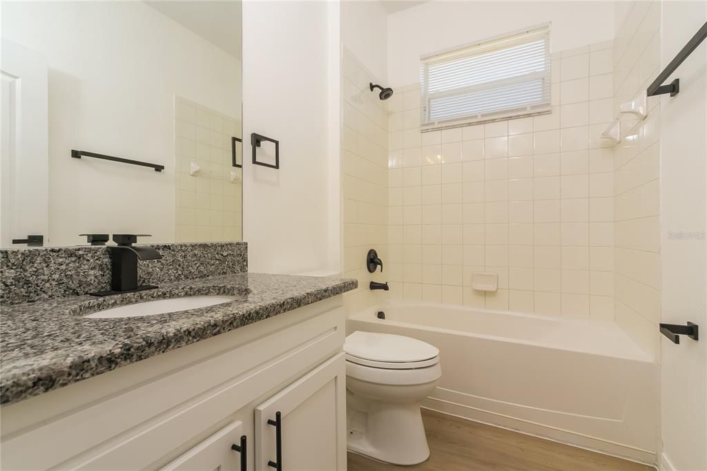 En Venta: $489,900 (5 camas, 3 baños, 3358 Pies cuadrados)