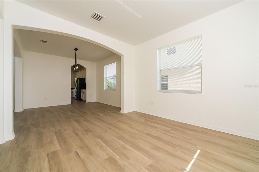 En Venta: $489,900 (5 camas, 3 baños, 3358 Pies cuadrados)