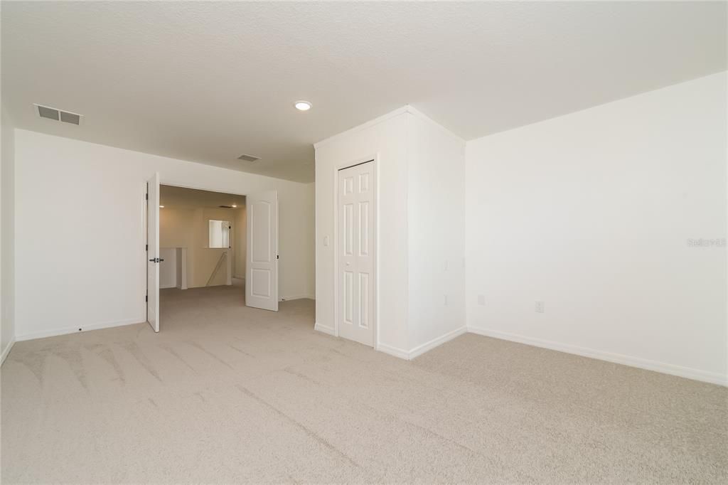 En Venta: $489,900 (5 camas, 3 baños, 3358 Pies cuadrados)