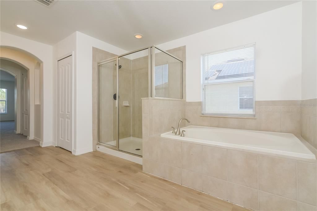 En Venta: $489,900 (5 camas, 3 baños, 3358 Pies cuadrados)