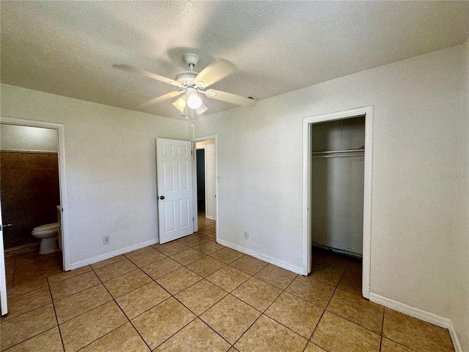 出租: $1,850 (3 贝兹, 2 浴室, 1200 平方英尺)