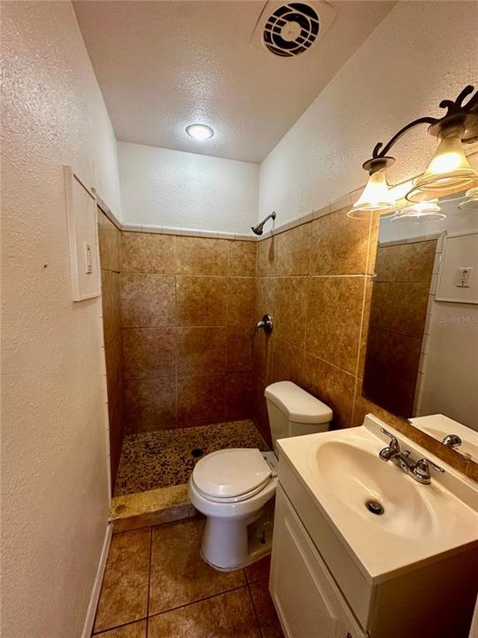 出租: $1,850 (3 贝兹, 2 浴室, 1200 平方英尺)