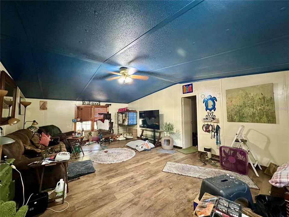 待售: $135,000 (3 贝兹, 2 浴室, 1620 平方英尺)